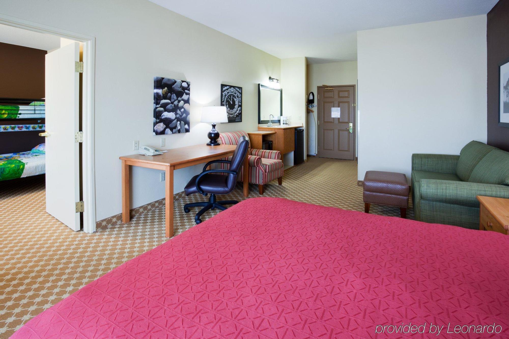 Country & By Radisson, Lea - Austin Hotel